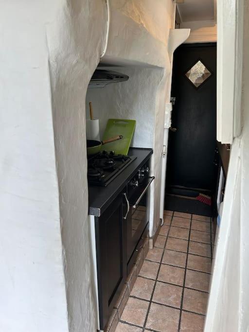 Cozy Apartment In Popular Street Μπέργκεν Εξωτερικό φωτογραφία